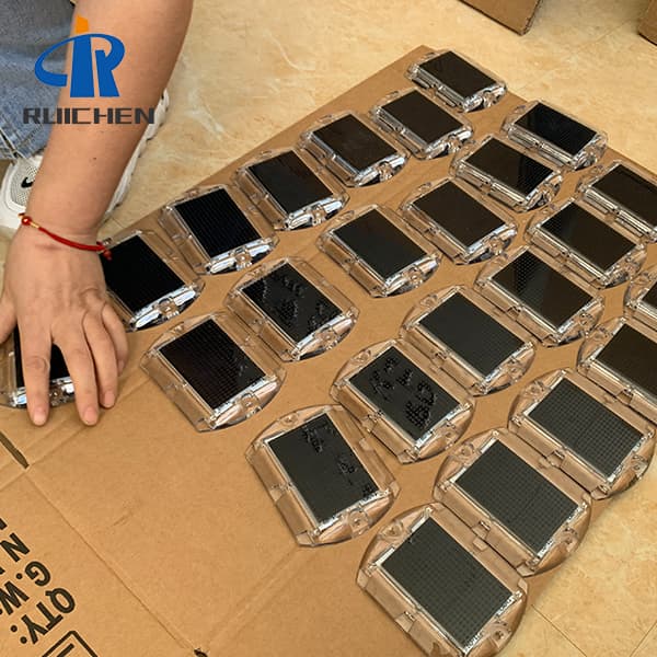 <h3>Half Circle Led Solar Road Stud For Motorway In China-RUICHEN </h3>
